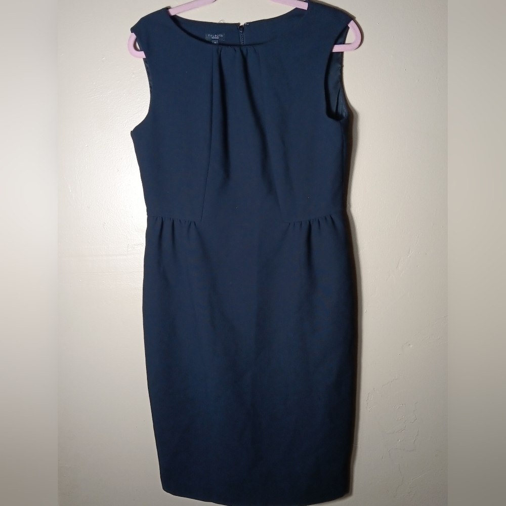 Talbots little black sleeveless dress. Lined. Back zipper. Knee length. Size 10 - Picture 1 of 5